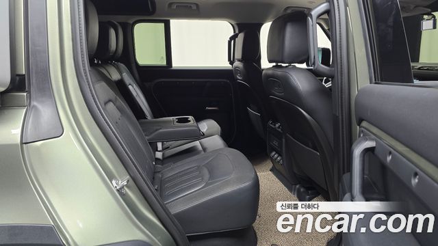 Land Rover Defender 110 D240 S