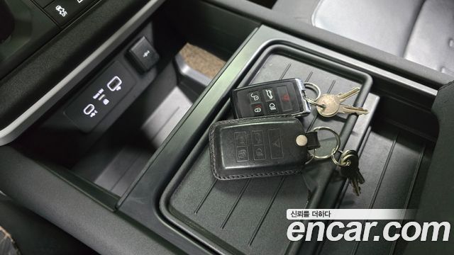 Land Rover Defender 110 D240 S