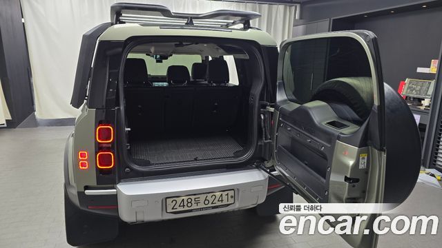 Land Rover Defender 110 D240 S