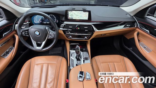 BMW 5-Series 520i Luxury