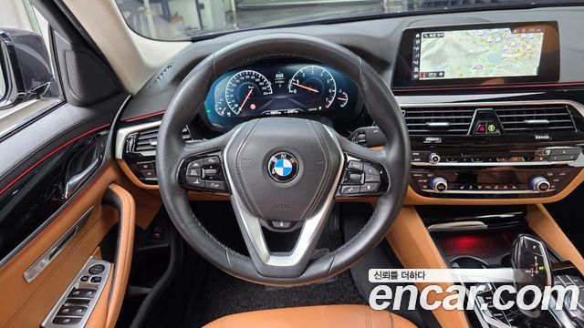 BMW 5-Series 520i Luxury