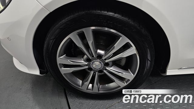 Mercedes-Benz E-Class E220 CDI Avantgarde
