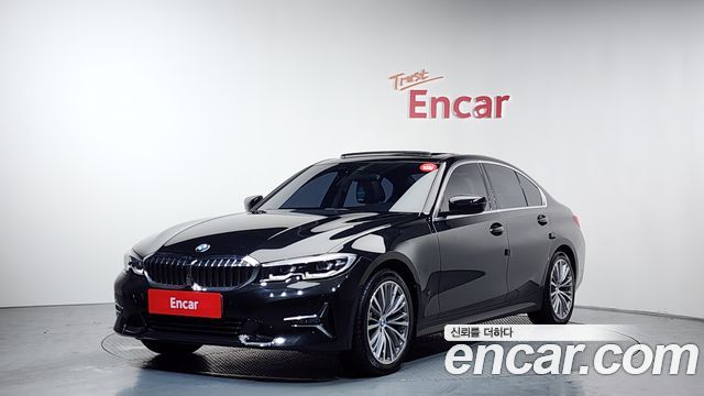 BMW 3-Series 320i Luxury