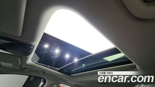 BMW 3-Series 320i Luxury
