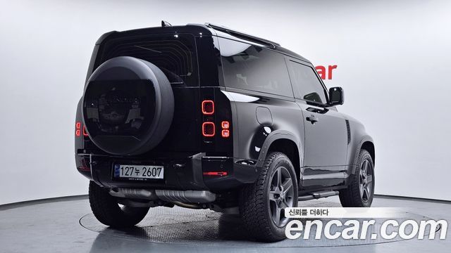 Land Rover Defender 90 D250 X-Dynamic SE