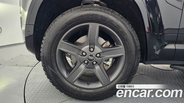 Land Rover Defender 90 D250 X-Dynamic SE