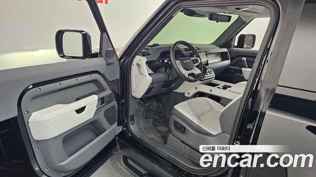 Land Rover Defender 90 D250 X-Dynamic SE