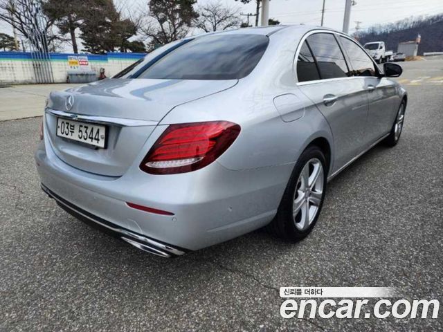 Mercedes-Benz E-Class E220d Avantgarde