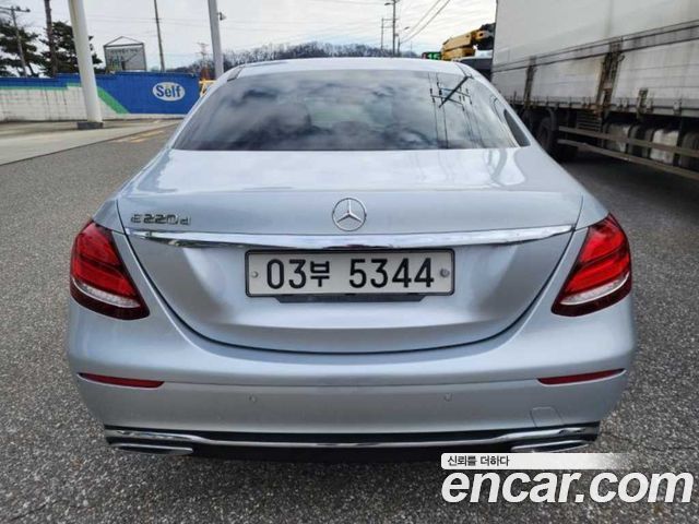 Mercedes-Benz E-Class E220d Avantgarde