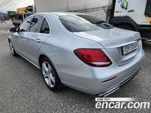 Mercedes-Benz E-Class E220d Avantgarde