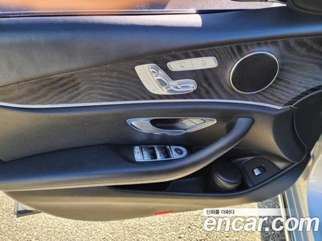Mercedes-Benz E-Class E220d Avantgarde