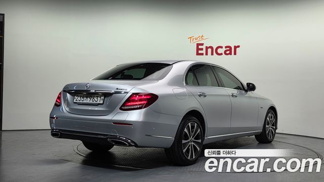 Mercedes-Benz E-Class E300e 4MATIC Exclusive