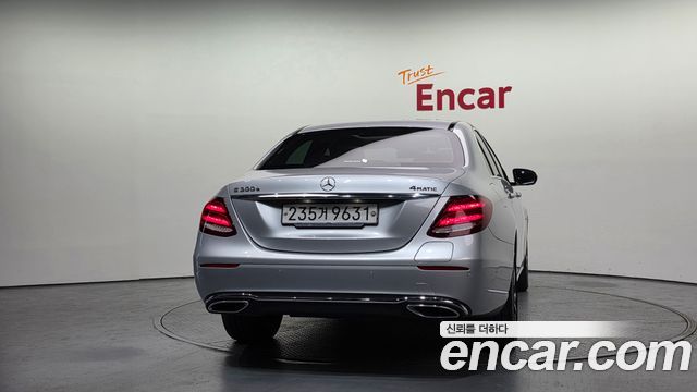 Mercedes-Benz E-Class E300e 4MATIC Exclusive