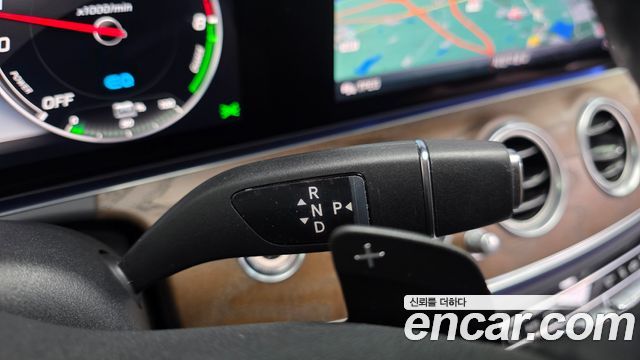 Mercedes-Benz E-Class E300e 4MATIC Exclusive