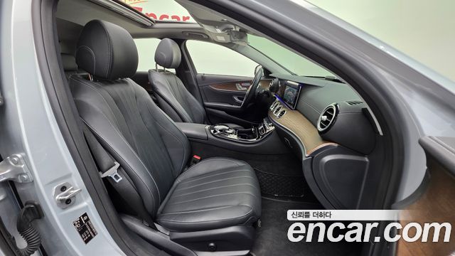 Mercedes-Benz E-Class E300e 4MATIC Exclusive
