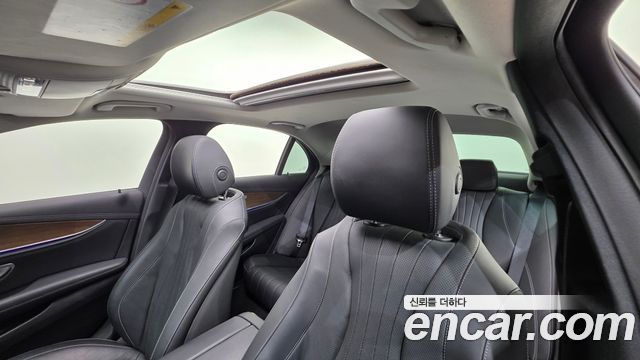 Mercedes-Benz E-Class E300e 4MATIC Exclusive