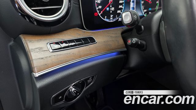 Mercedes-Benz E-Class E300e 4MATIC Exclusive