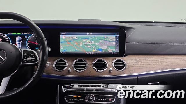 Mercedes-Benz E-Class E300e 4MATIC Exclusive