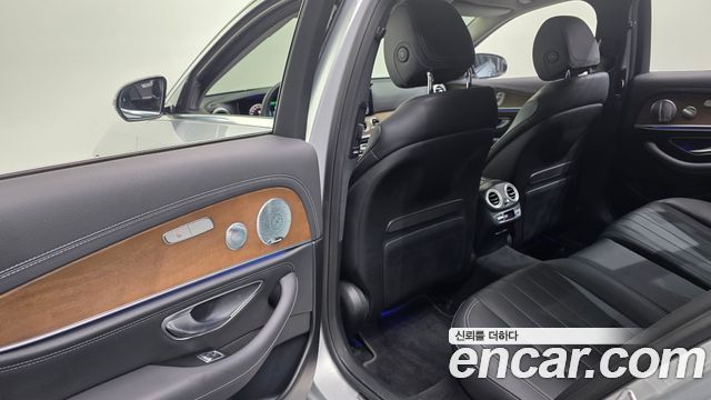 Mercedes-Benz E-Class E300e 4MATIC Exclusive