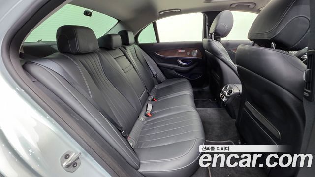 Mercedes-Benz E-Class E300e 4MATIC Exclusive
