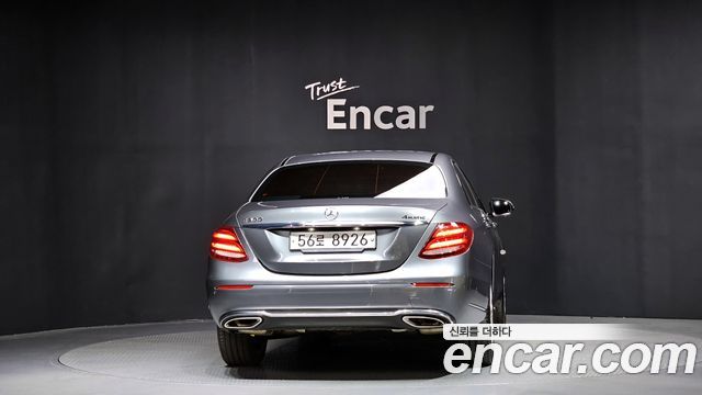 Mercedes-Benz E-Class E300 4MATIC Exclusive
