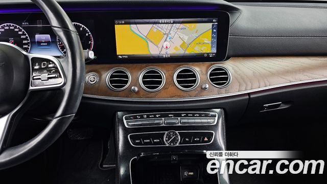 Mercedes-Benz E-Class E300 4MATIC Exclusive
