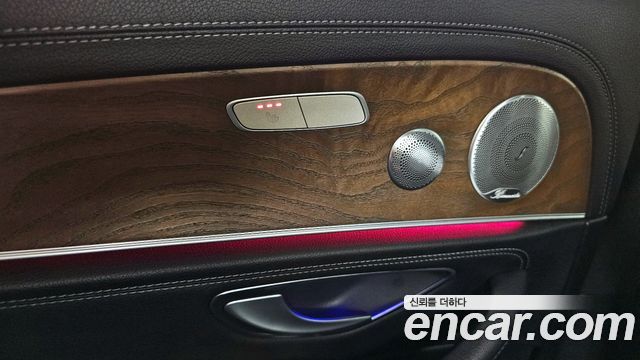 Mercedes-Benz E-Class E300 4MATIC Exclusive
