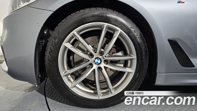 BMW 5-Series 520d xDrive M Sport Package Plus
