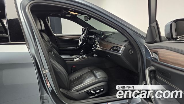 BMW 5-Series 520d xDrive M Sport Package Plus