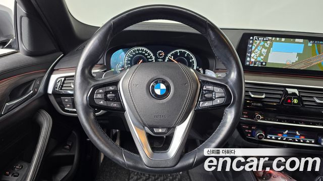 BMW 5-Series 520d xDrive M Sport Package Plus