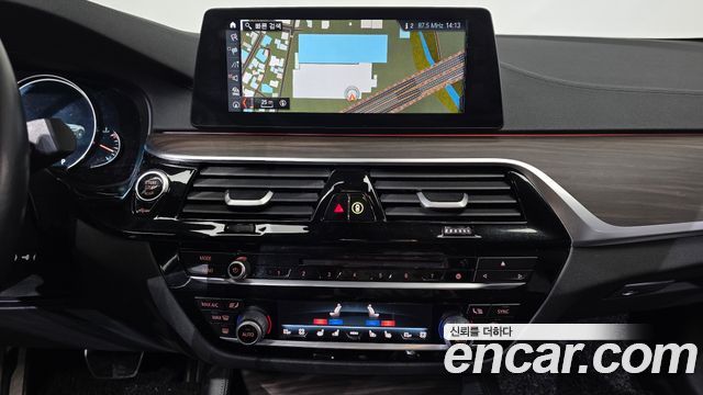 BMW 5-Series 520d xDrive M Sport Package Plus
