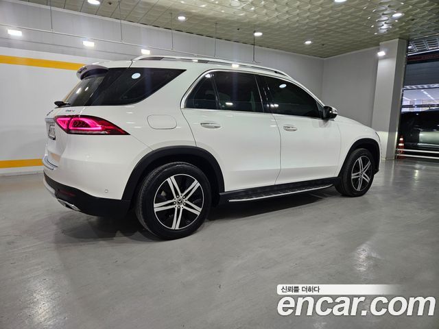 Mercedes-Benz GLE-Class GLE300d 4MATIC