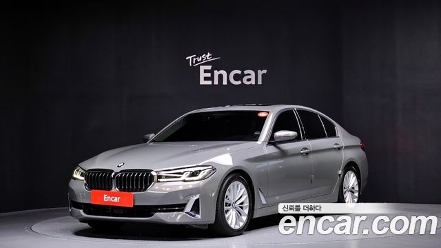 BMW 5-Series 520i Luxury
