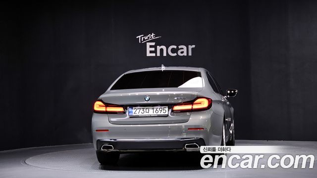 BMW 5-Series 520i Luxury
