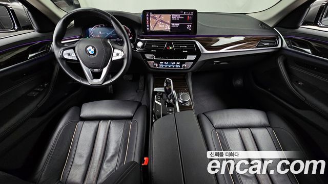 BMW 5-Series 520i Luxury