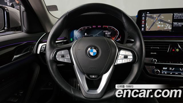 BMW 5-Series 520i Luxury