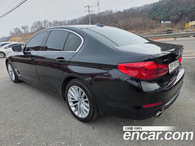 BMW 5-Series 530i xDrive Luxury Plus