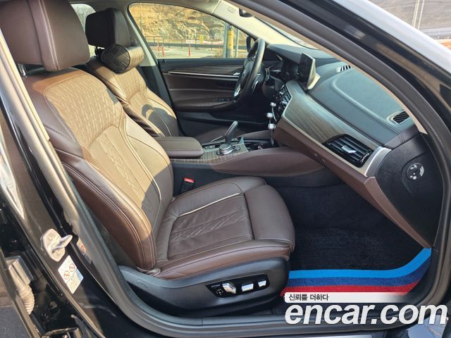 BMW 5-Series 530i xDrive Luxury Plus