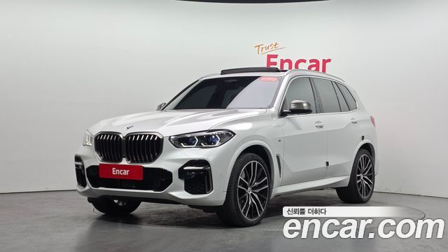 BMW X5 M50i