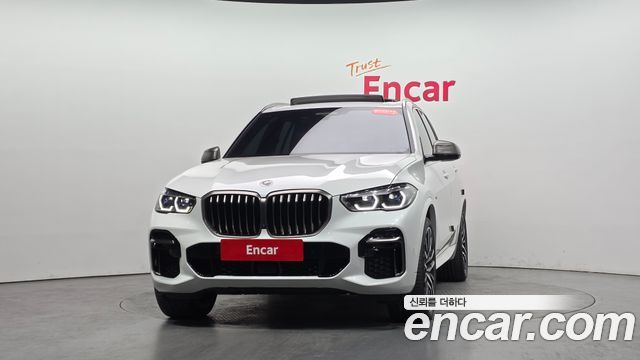 BMW X5 M50i