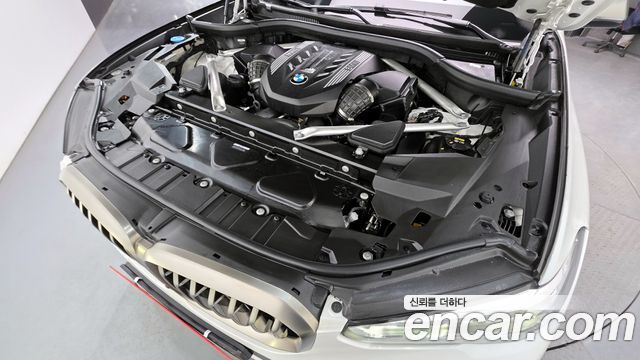 BMW X5 M50i