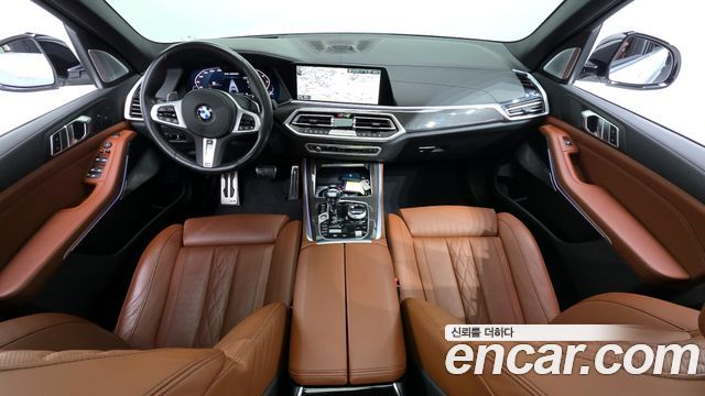 BMW X5 M50i