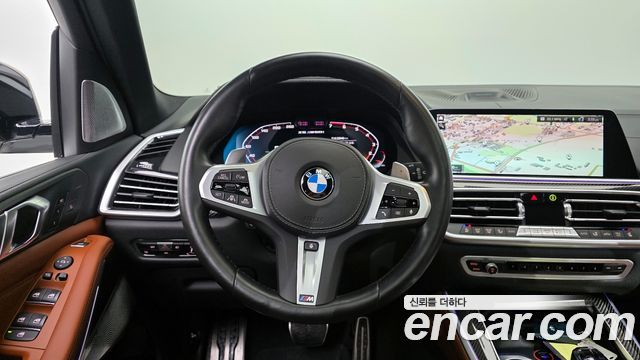 BMW X5 M50i