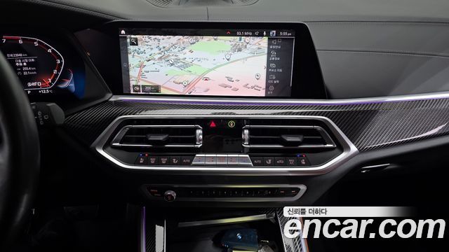 BMW X5 M50i