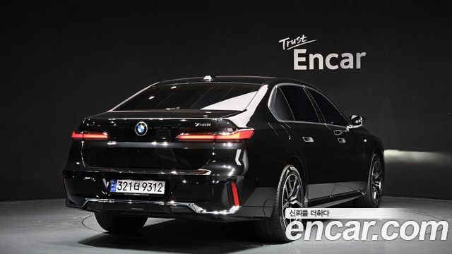 BMW 7-Series 740i xDrive M Sport