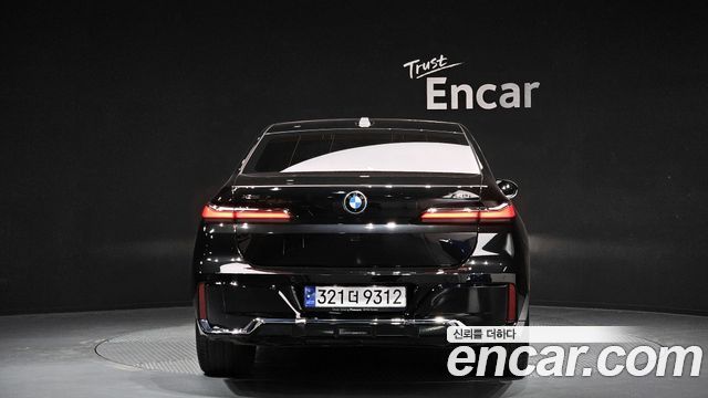 BMW 7-Series 740i xDrive M Sport