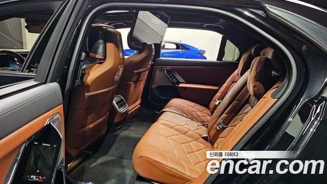 BMW 7-Series 740i xDrive M Sport