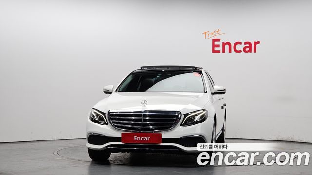 Mercedes-Benz E-Class E300 4MATIC Exclusive