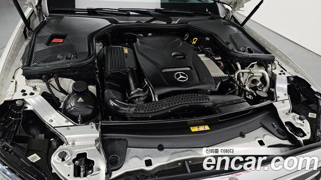 Mercedes-Benz E-Class E300 4MATIC Exclusive