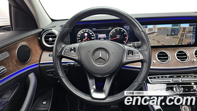 Mercedes-Benz E-Class E300 4MATIC Exclusive
